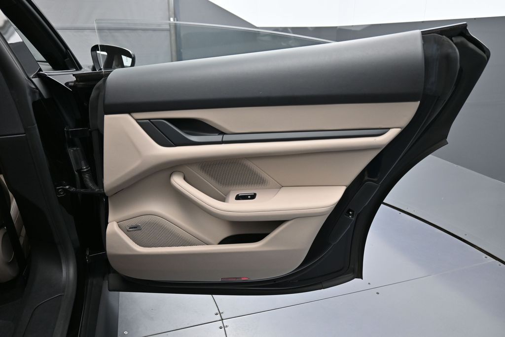 2021 Porsche Taycan 21