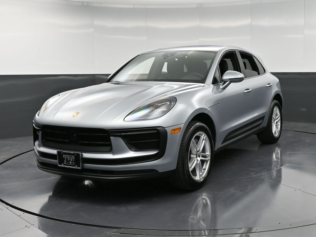 2025 Porsche Macan Base