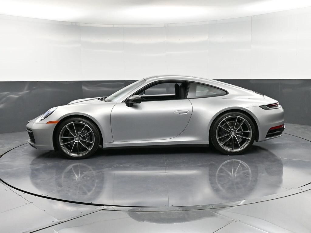 2023 Porsche 911 4 T photo 2