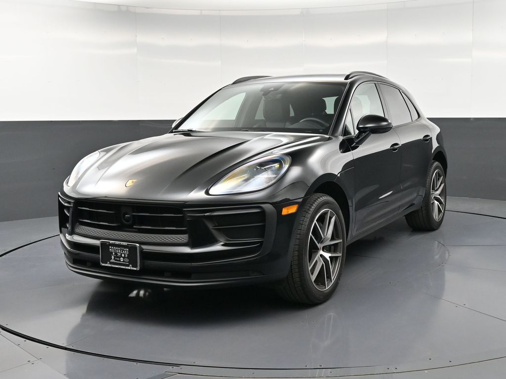 2023 Porsche Macan T's photo