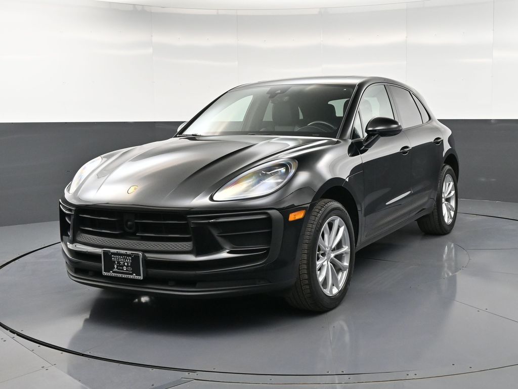 2023 Porsche Macan Base