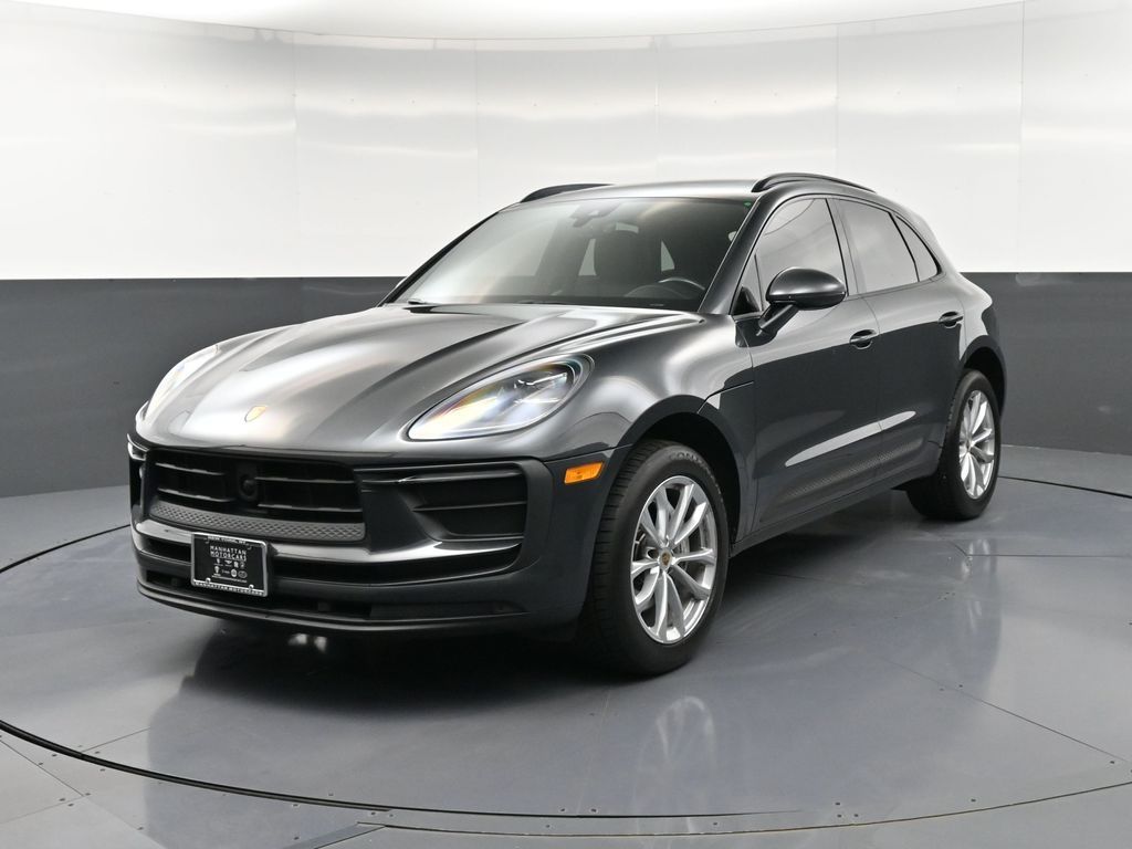 2022 Porsche Macan Base