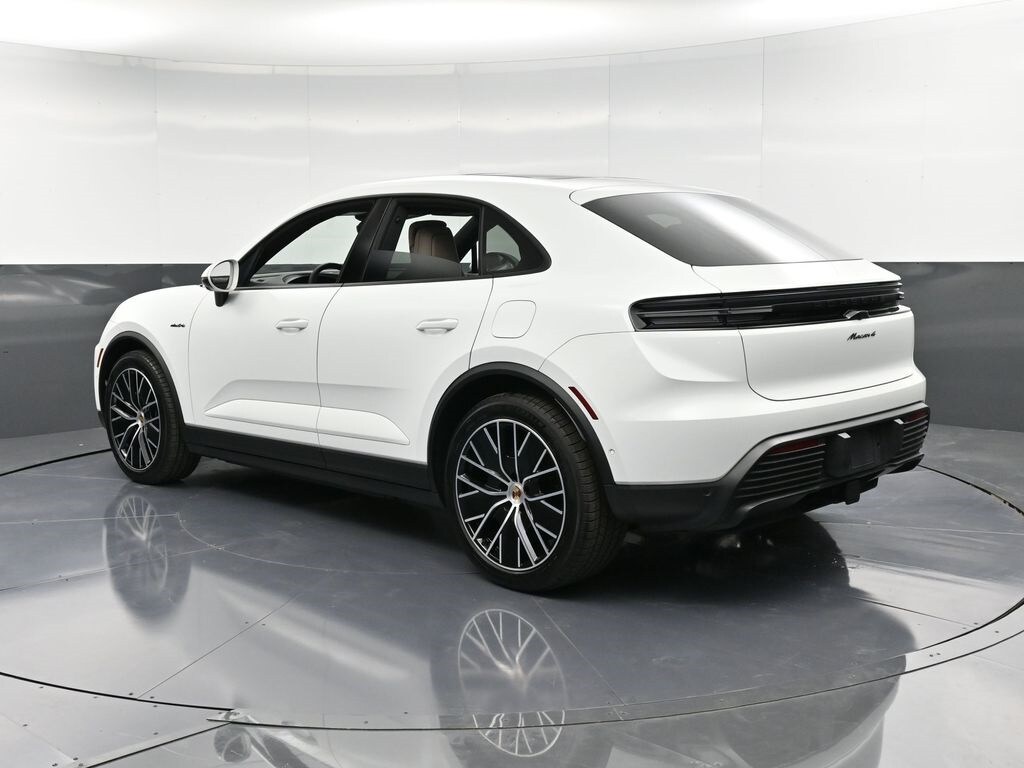 2024 Porsche Macan Electric 4 photo 3