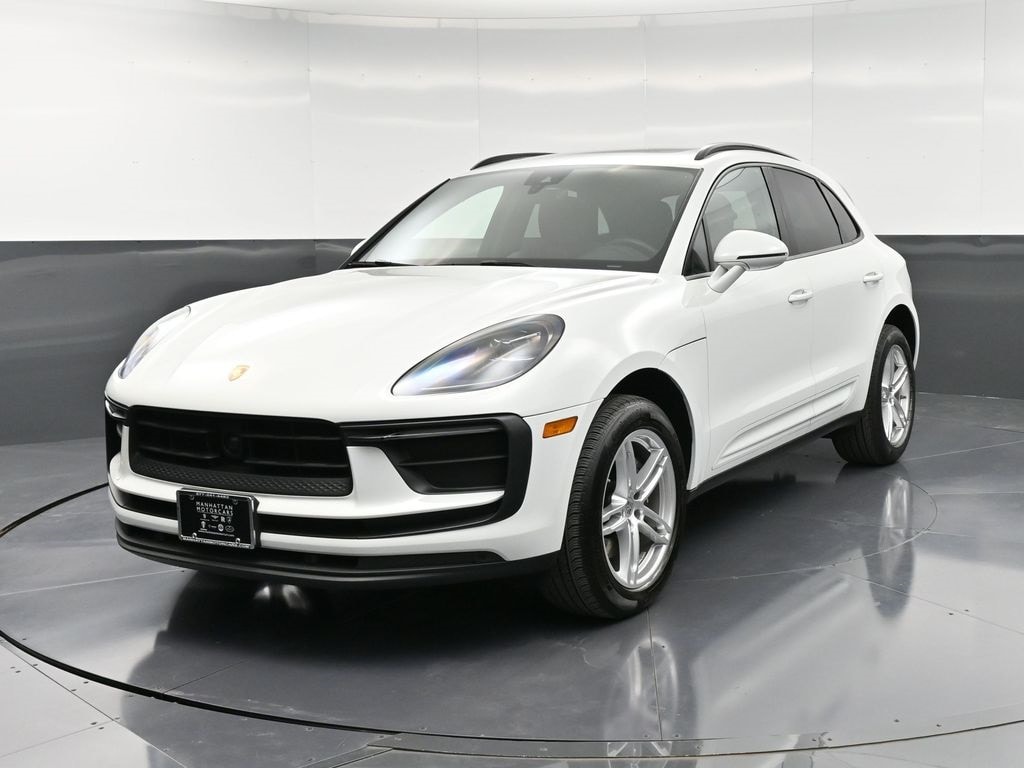 2022 Porsche Macan Base