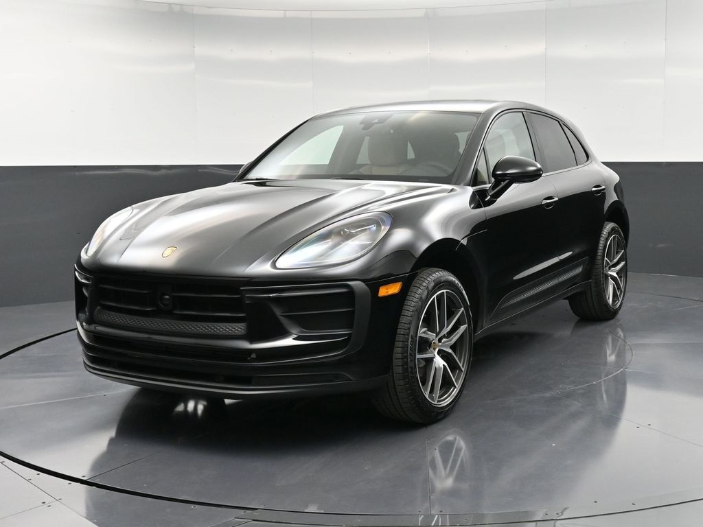 2026 Porsche Macan Base