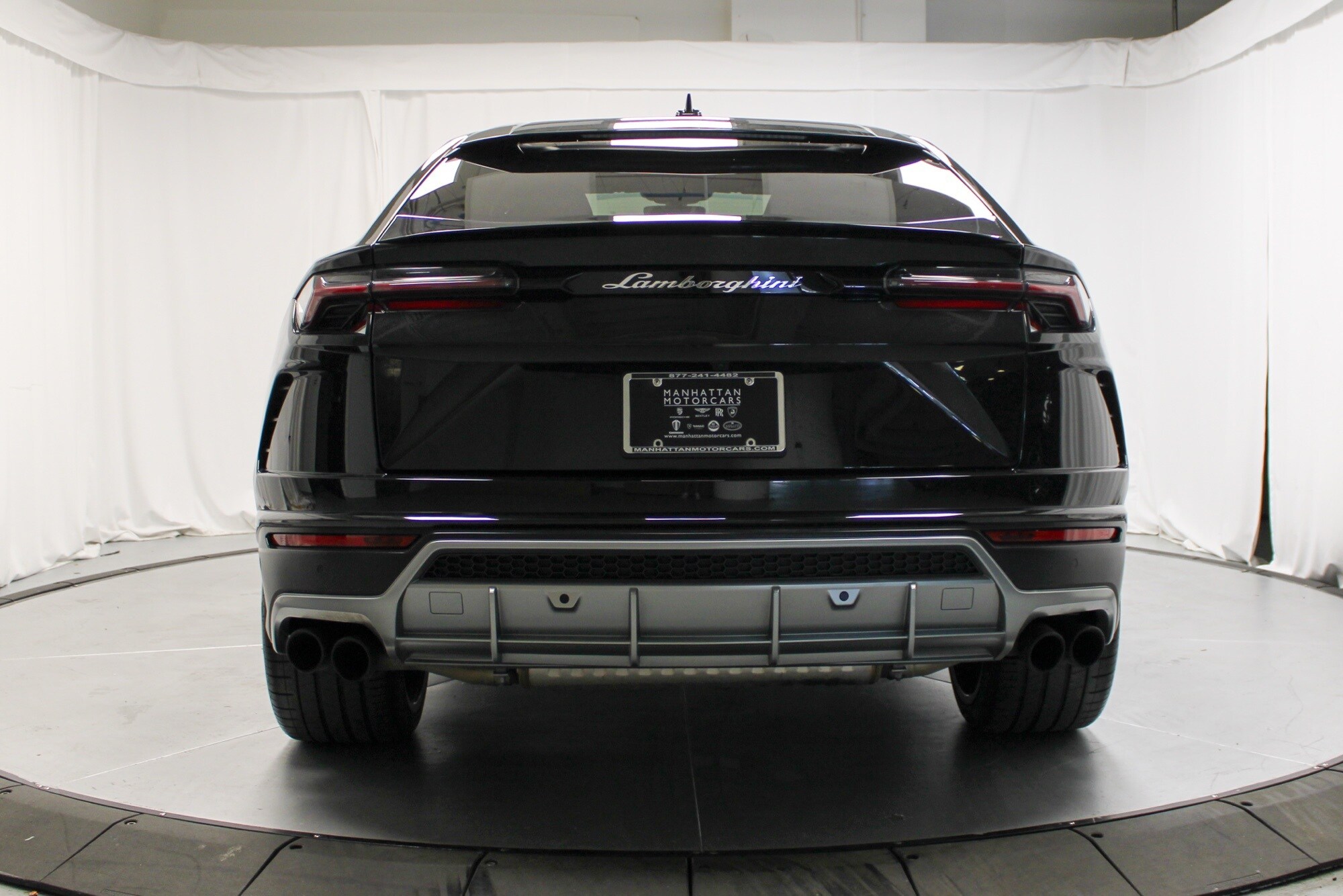 2019 Lamborghini Urus Base photo 4