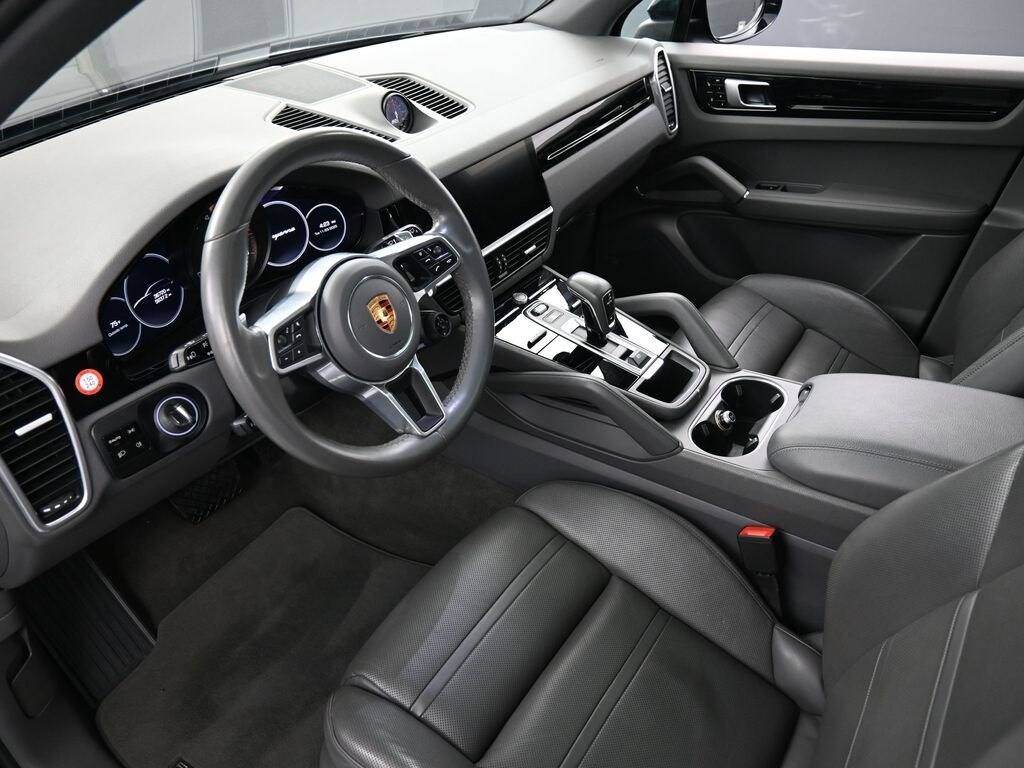 2019 Porsche Cayenne photo 2