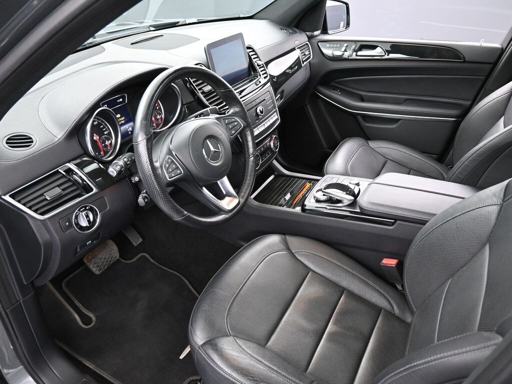 2017 Mercedes Benz GLS 550 4MATIC photo 4