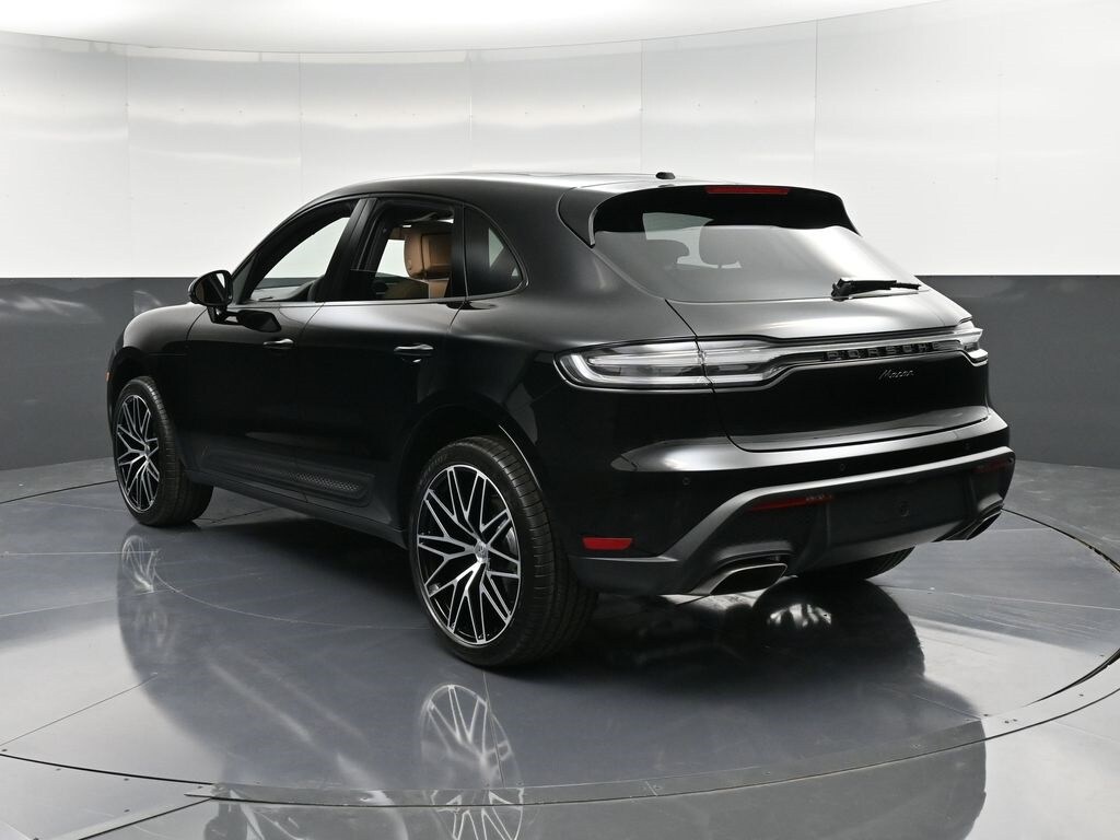 2026 Porsche Macan T photo 3