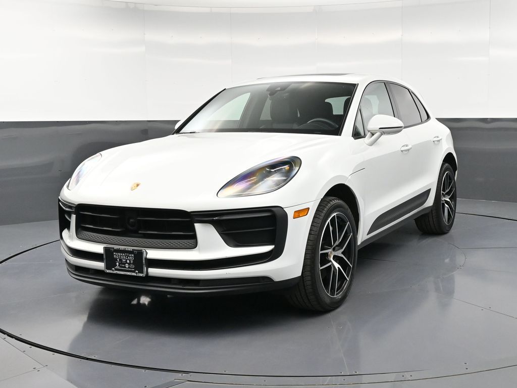 2023 Porsche Macan T's photo