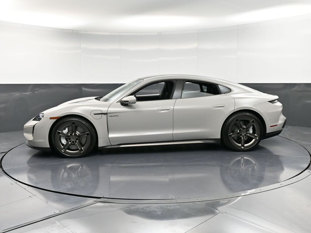 2025 Porsche Taycan Turbo photo 2