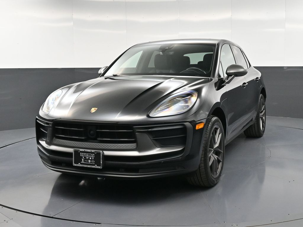 2023 Porsche Macan T's photo