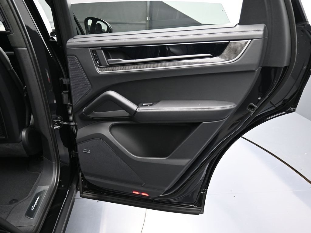 2026 Porsche Cayenne Turbo E-Hybrid - Photo 26