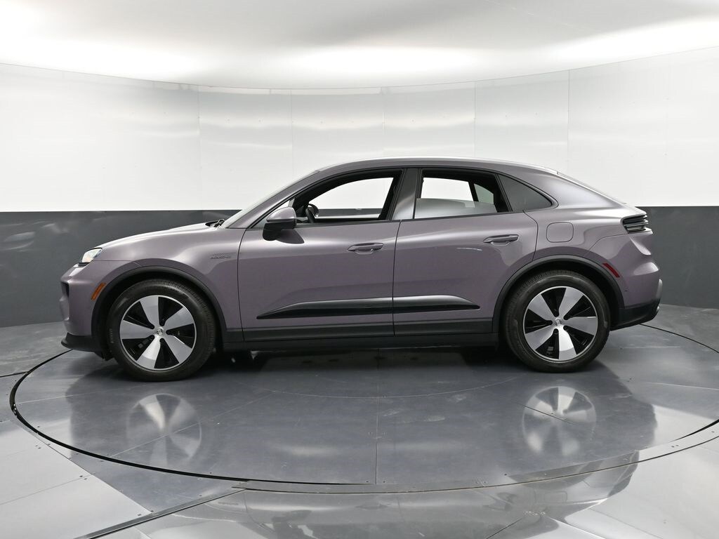 2025 Porsche Macan Electric 4 photo 2