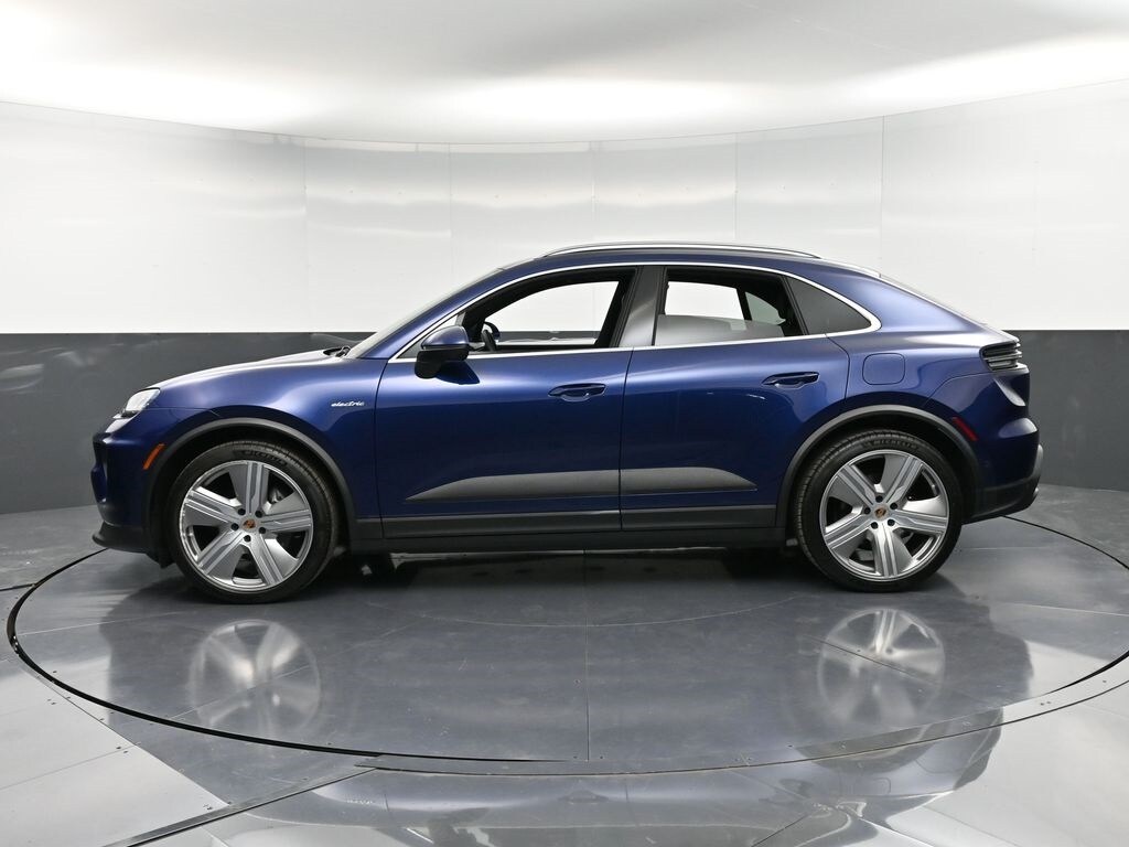 2024 Porsche Macan Electric 4 photo 2