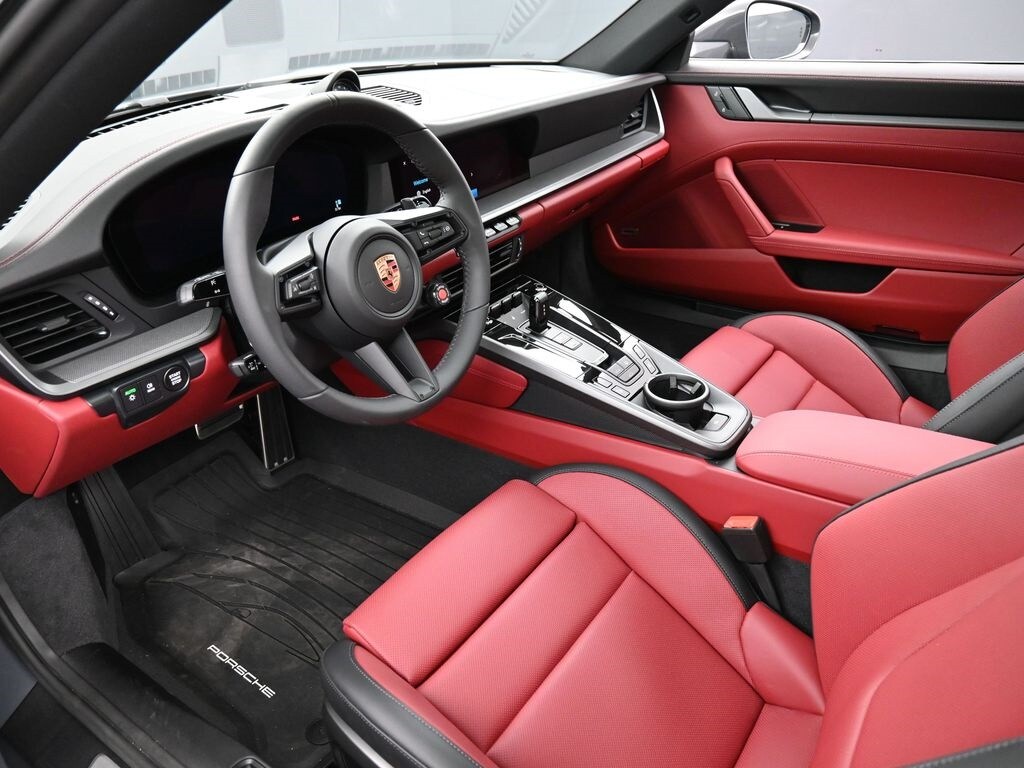 2025 Porsche 911 S photo 4