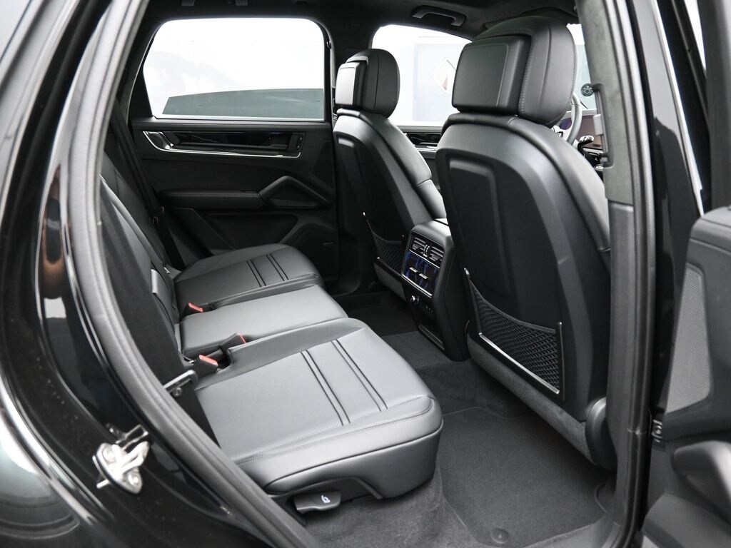 2026 Porsche Cayenne Turbo E-Hybrid - Photo 28