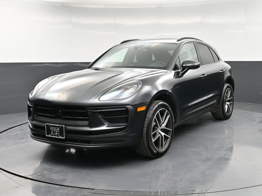 2025 Porsche Macan Base