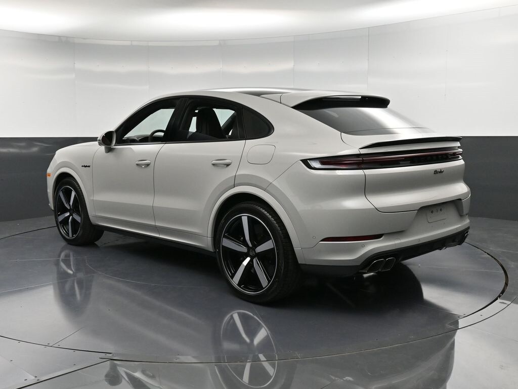 2026 Porsche Cayenne E-Hybrid Coupe Turbo photo 3