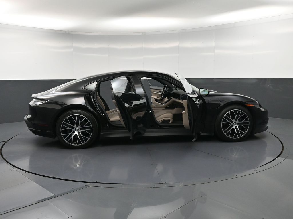 2021 Porsche Taycan 31