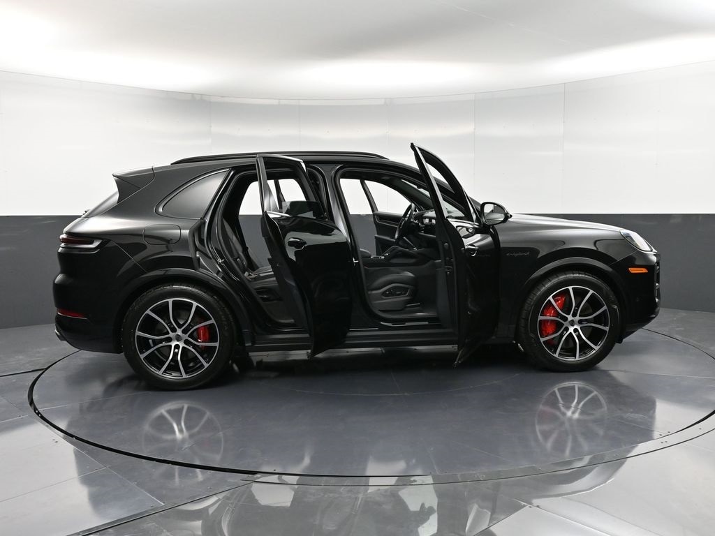2026 Porsche Cayenne Turbo E-Hybrid - Photo 37