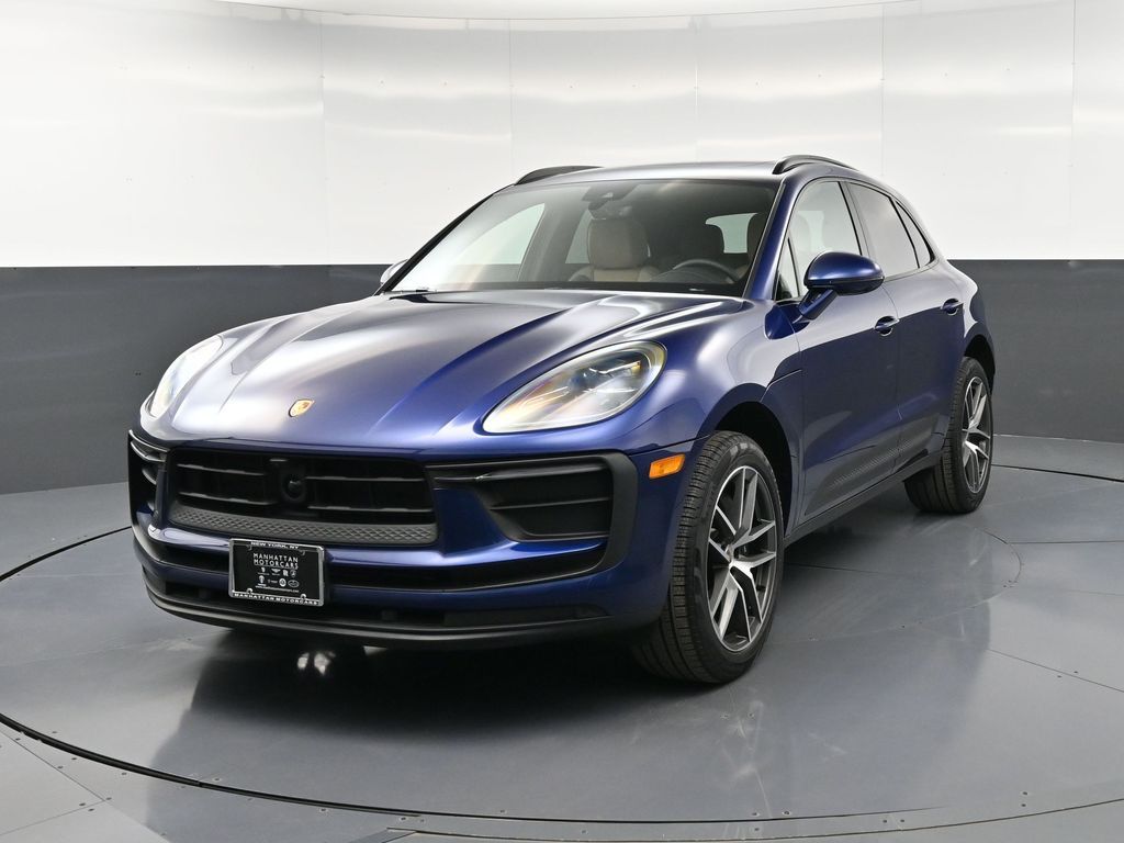 2025 Porsche Macan -'s photo