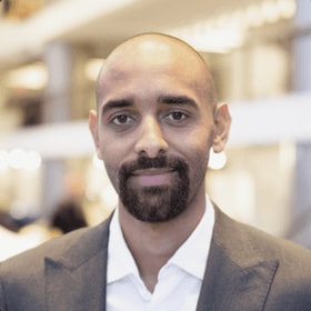 Staff member Mo Mohsen from ID_d274f5