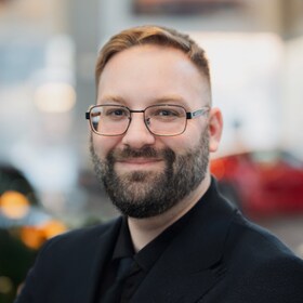 Staff member Anthony Rizzo from ID_147f8b