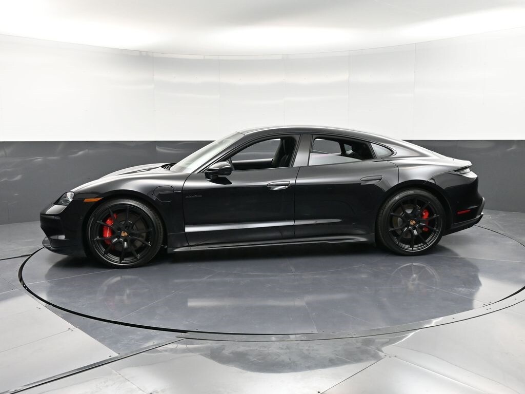 2025 Porsche Taycan GTS photo 2