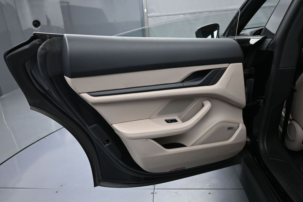 2021 Porsche Taycan 18