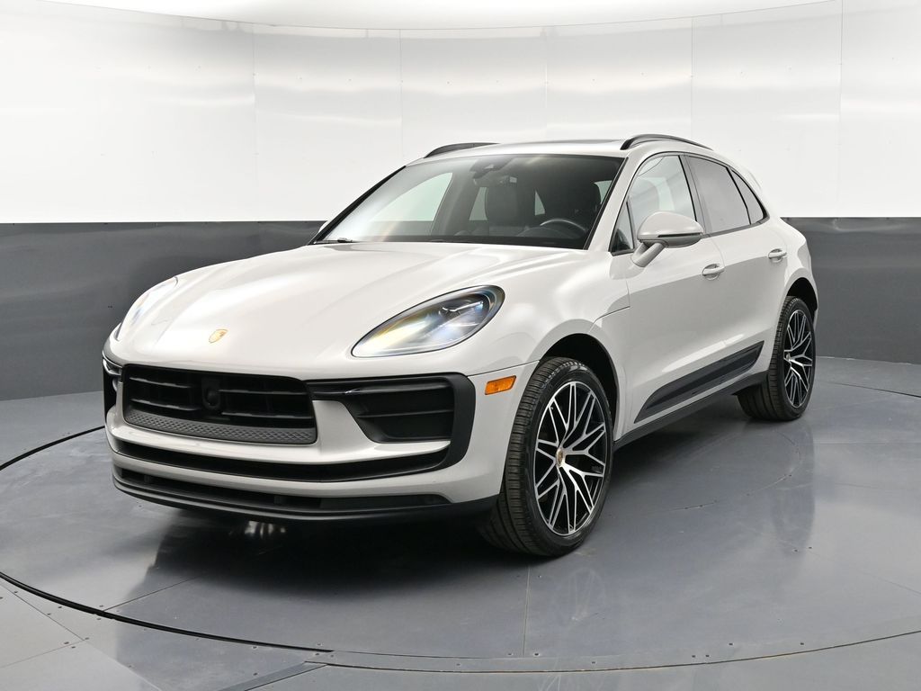 2023 Porsche Macan T
