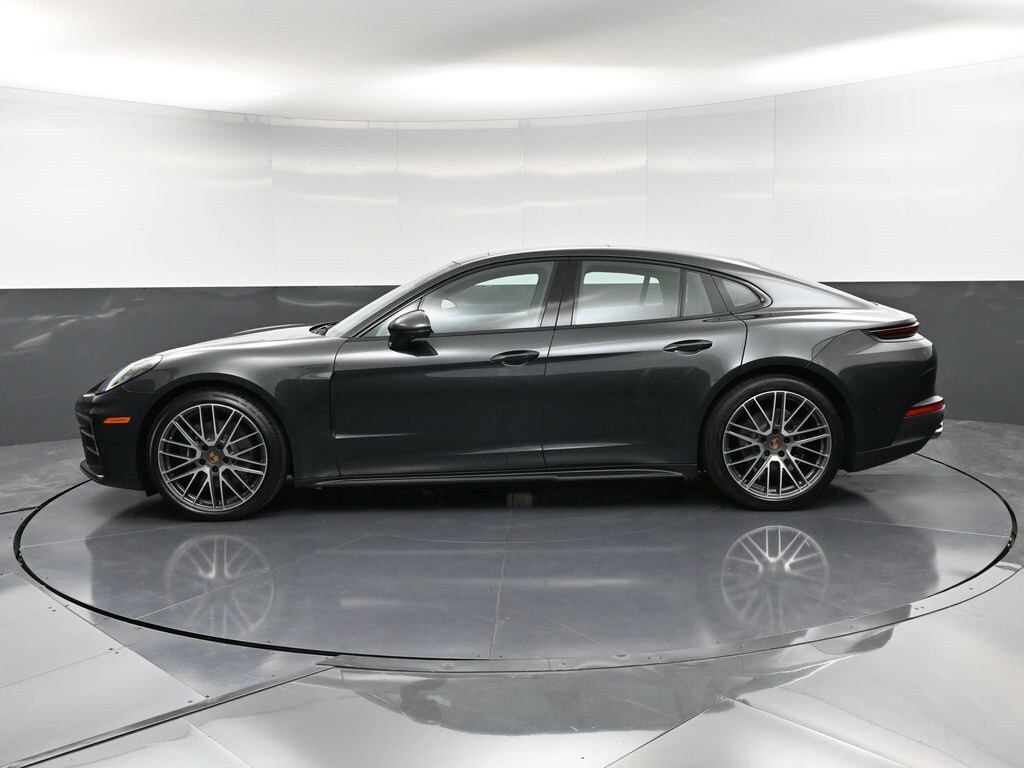 2026 Porsche Panamera 4 photo 2