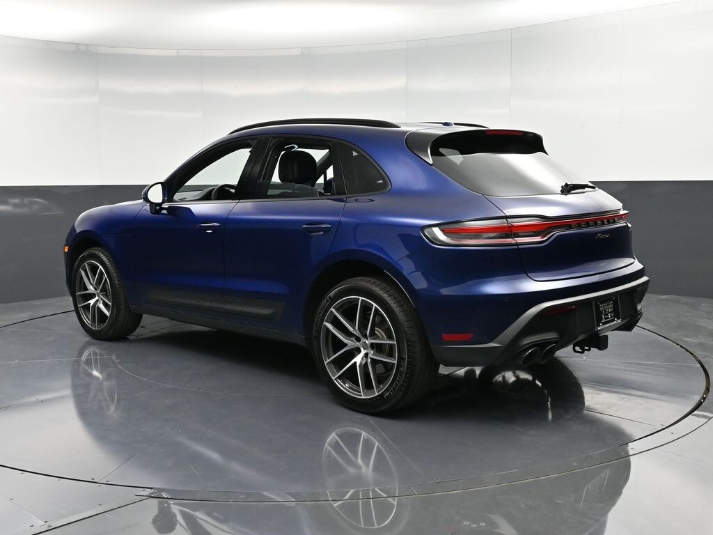 2025 Porsche Macan T photo 3