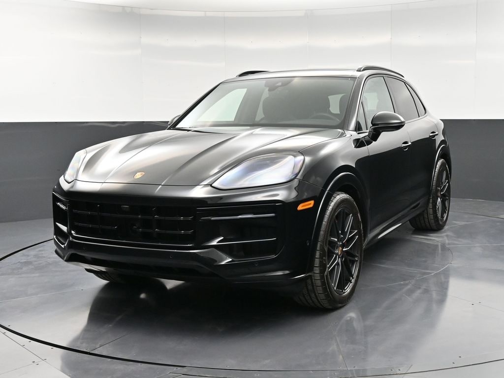 2025 Porsche Cayenne GTS