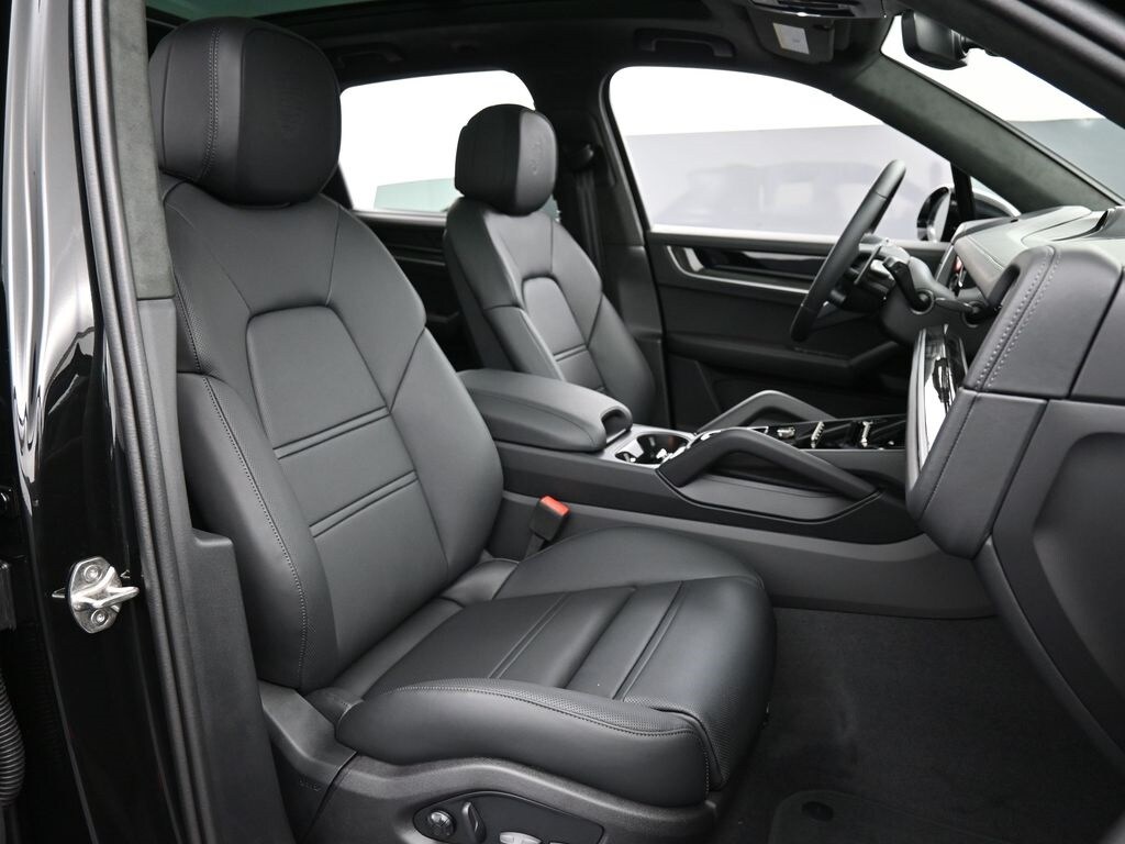 2026 Porsche Cayenne Turbo E-Hybrid - Photo 31