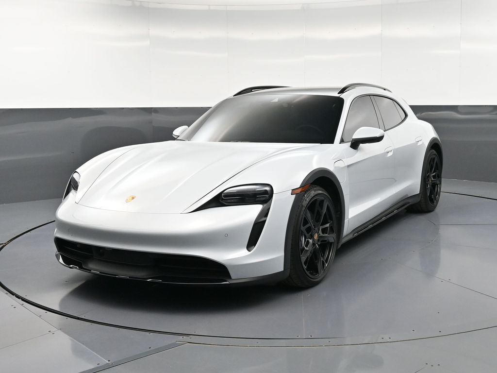 2024 Porsche Taycan 4 Cross Turismo's photo