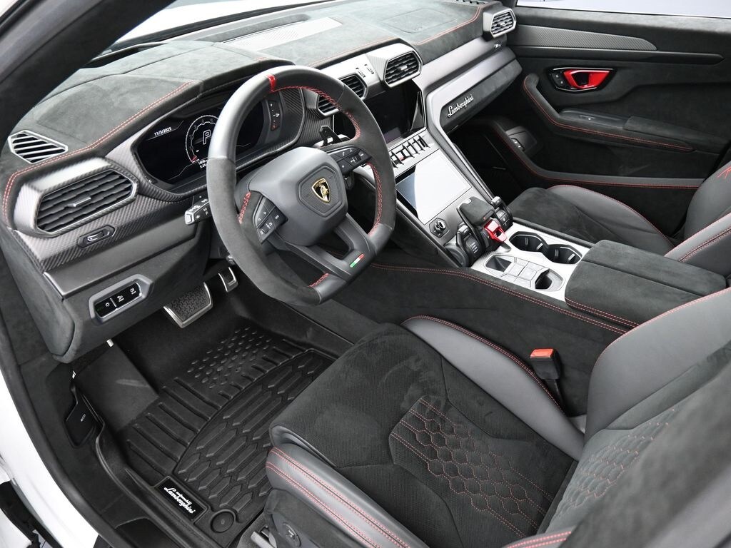 2023 Lamborghini Urus Performante photo 4
