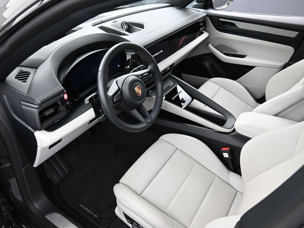 2024 Porsche Macan Electric 4 photo 4