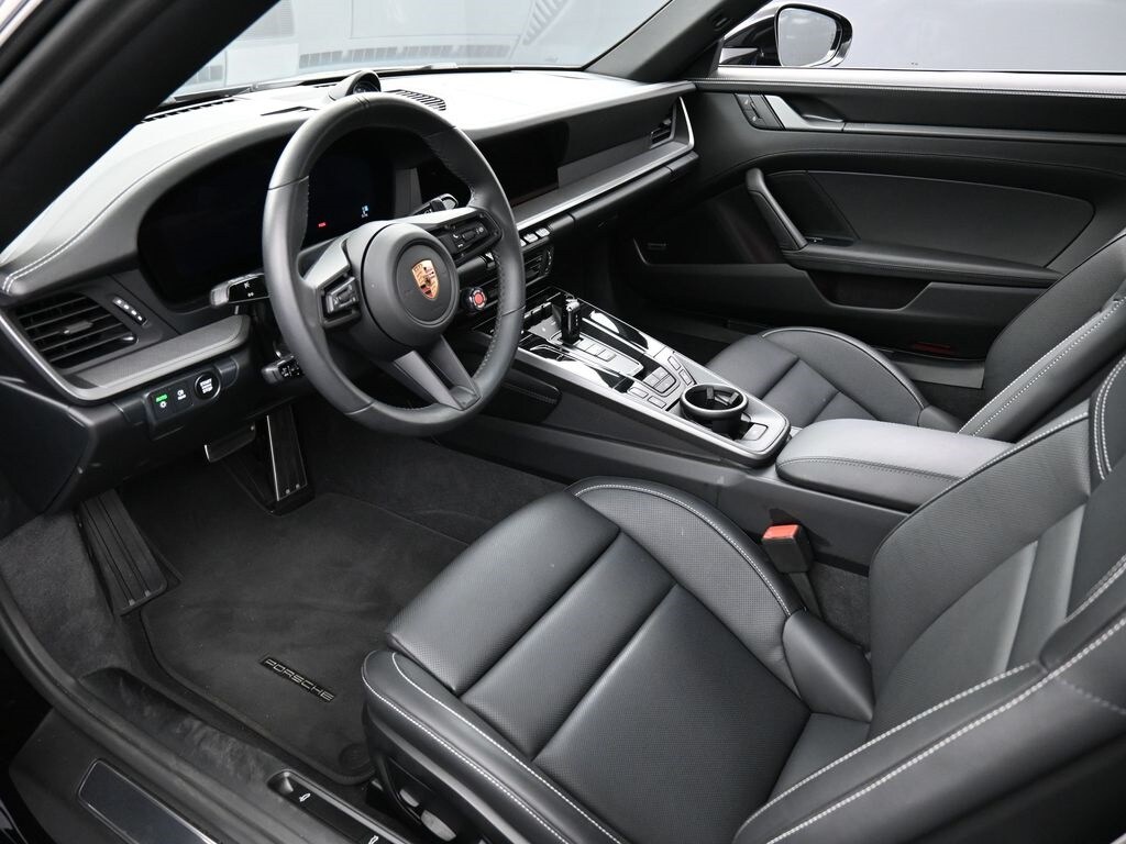 2025 Porsche 911 Cabriolet photo 4