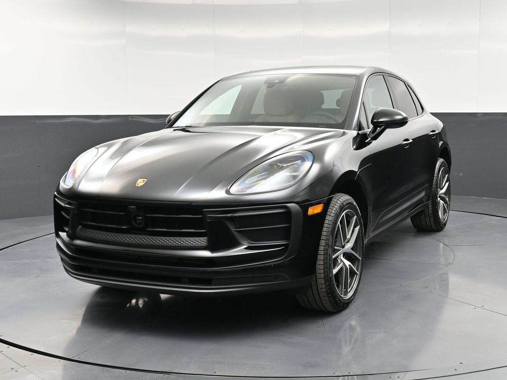 2026 Porsche Macan Base