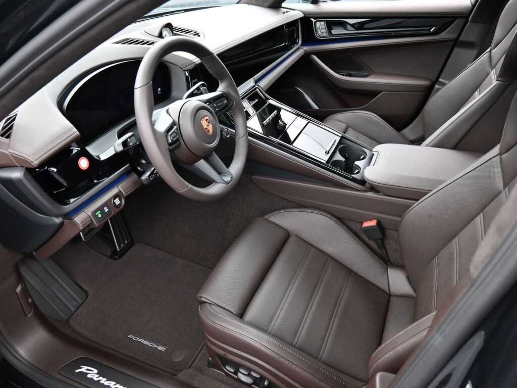 2026 Porsche Panamera GTS photo 4