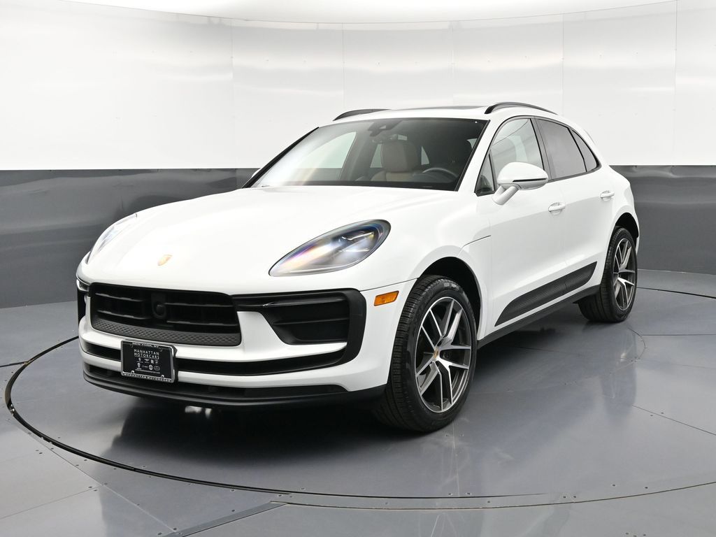 2025 Porsche Macan -'s photo