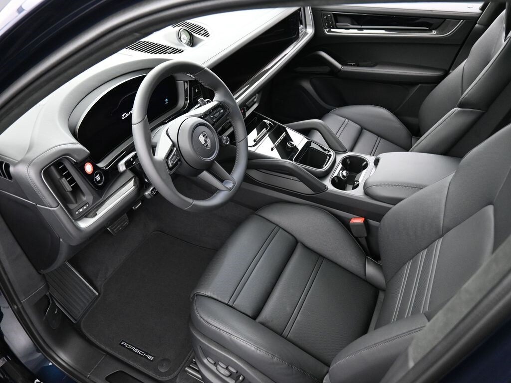 2025 Porsche Cayenne E-Hybrid Turbo photo 4