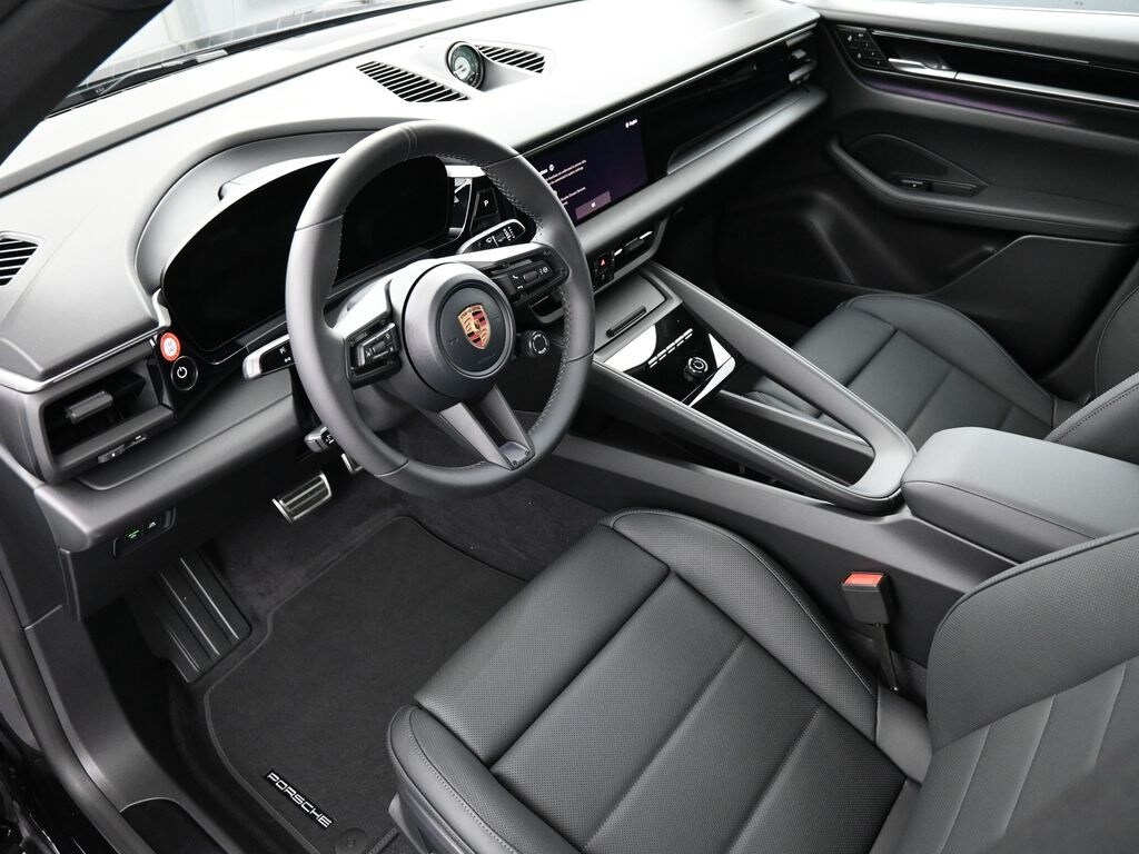 2025 Porsche Macan Electric photo 4