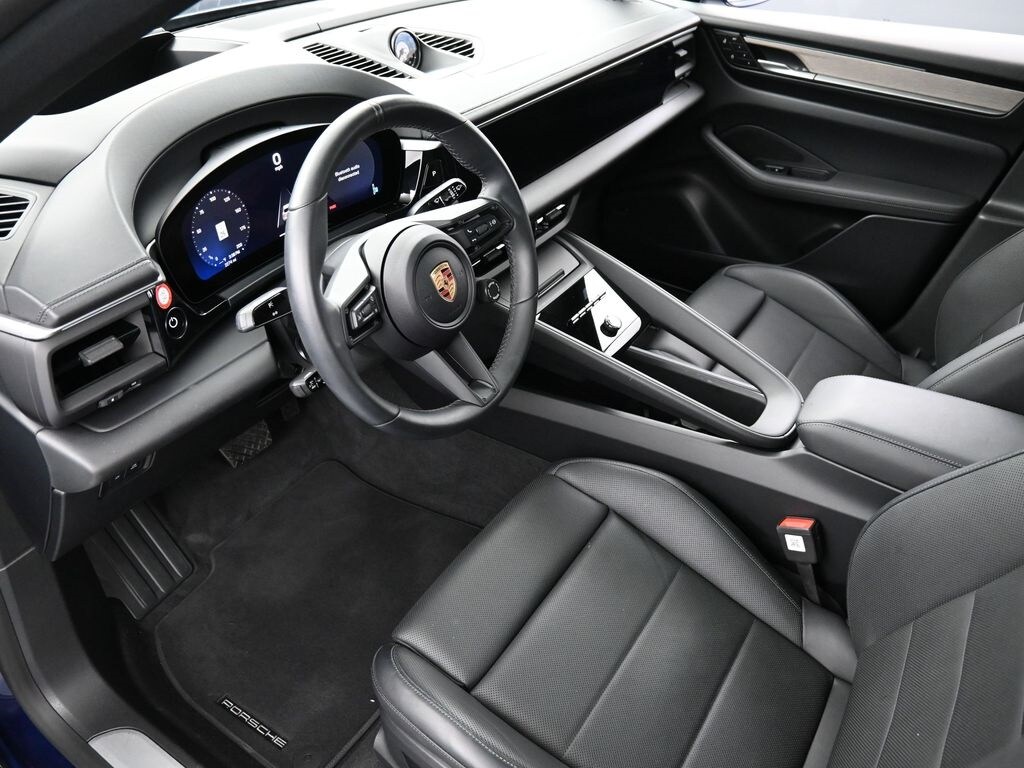 2024 Porsche Macan Electric 4 photo 4