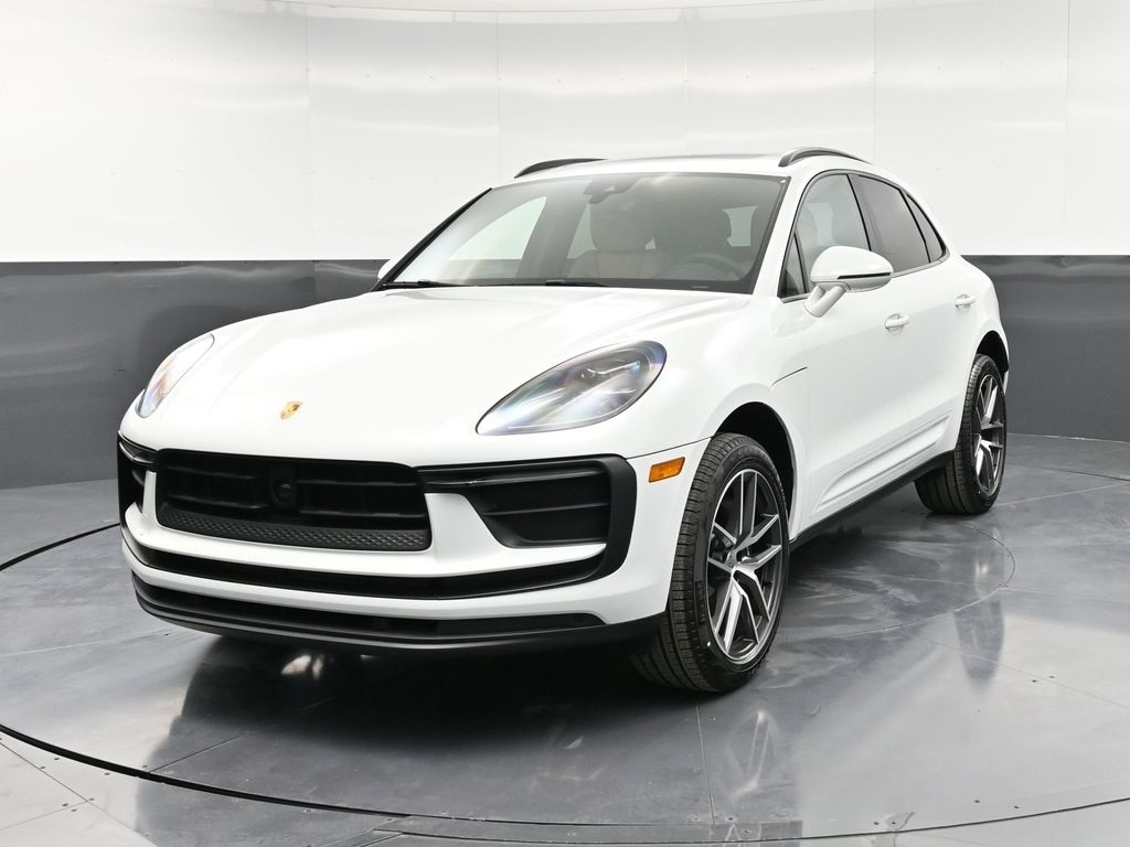 2026 Porsche Macan Base