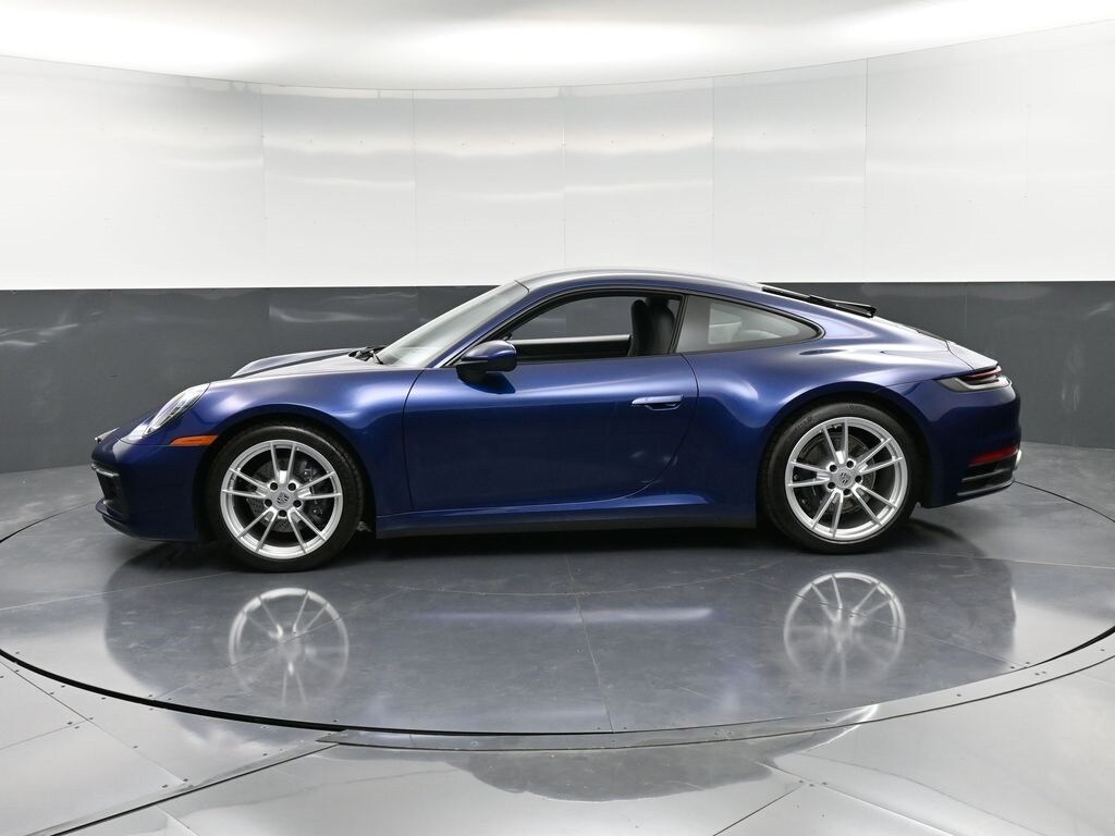 2024 Porsche 911 T 4 photo 2