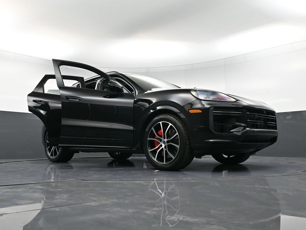 2026 Porsche Cayenne Turbo E-Hybrid - Photo 39