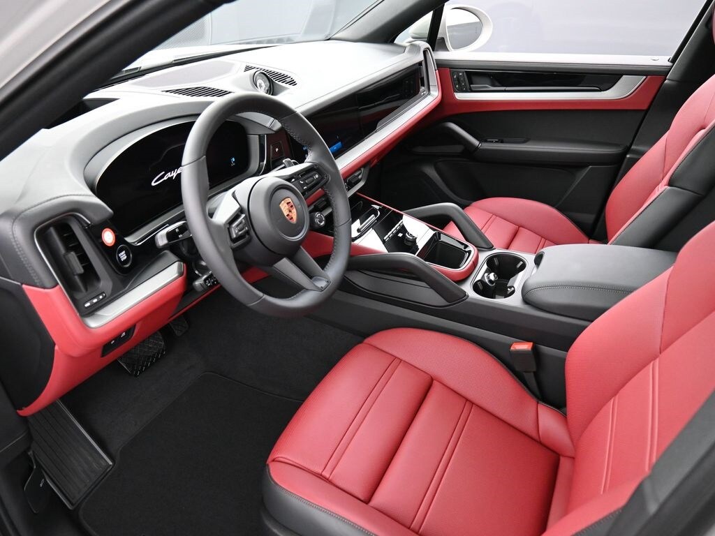2026 Porsche Cayenne Coupe photo 4