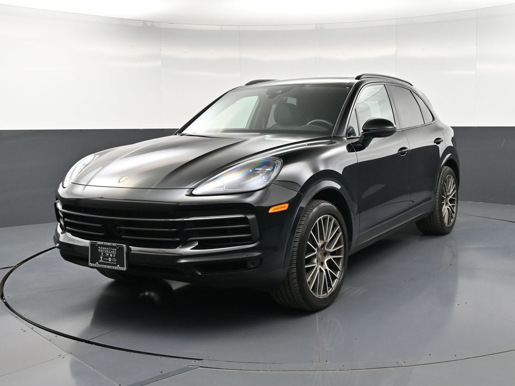 2023 Porsche Cayenne Platinum Edition's photo